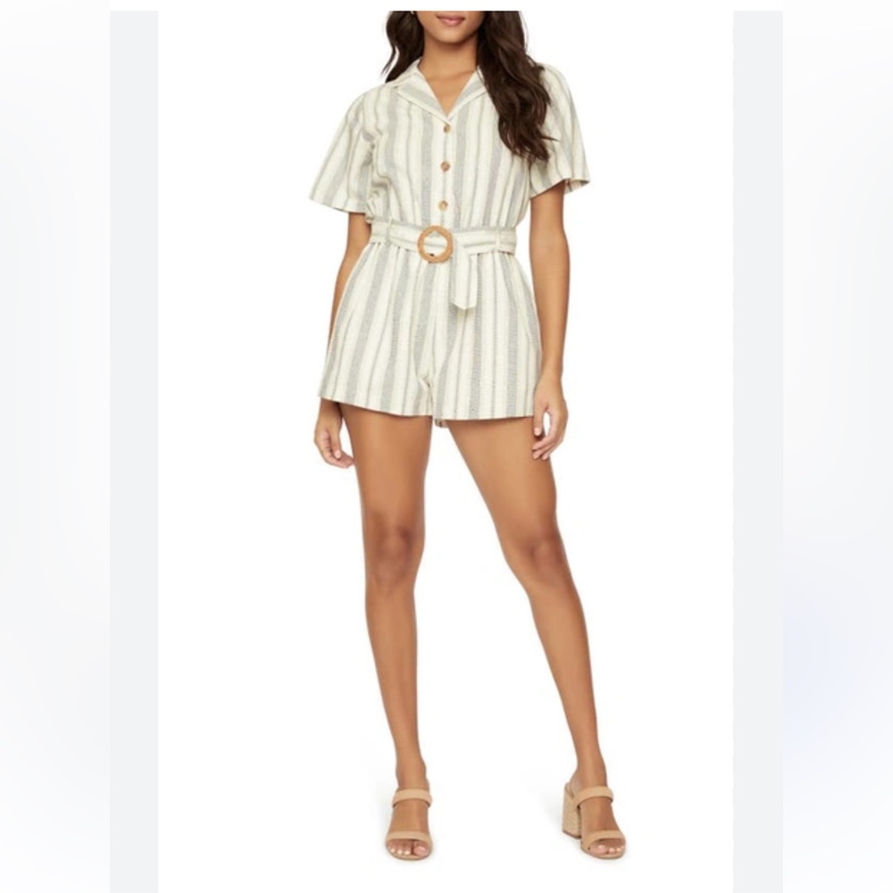 Lost + Wander Terrace On Rialto

Romper In Black And White Stripe
